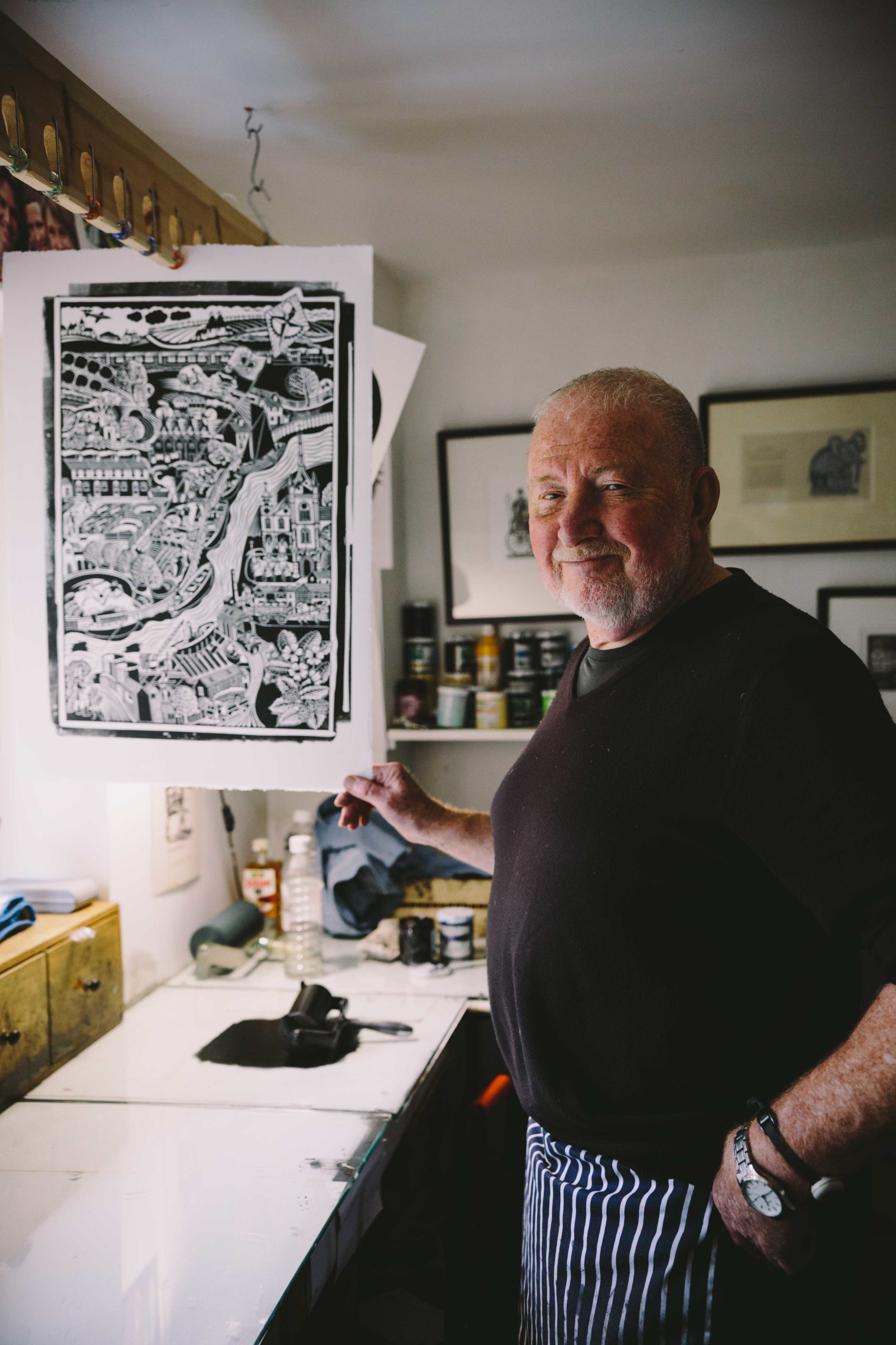 Hugh Ribbons with his lino print